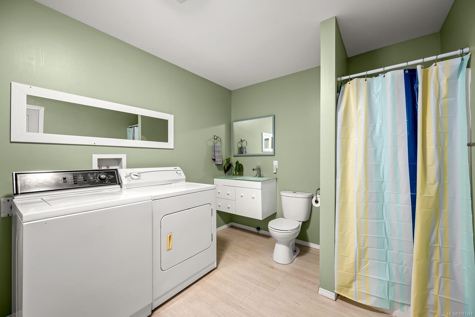 6576 Poulton Rd, Merville, BC