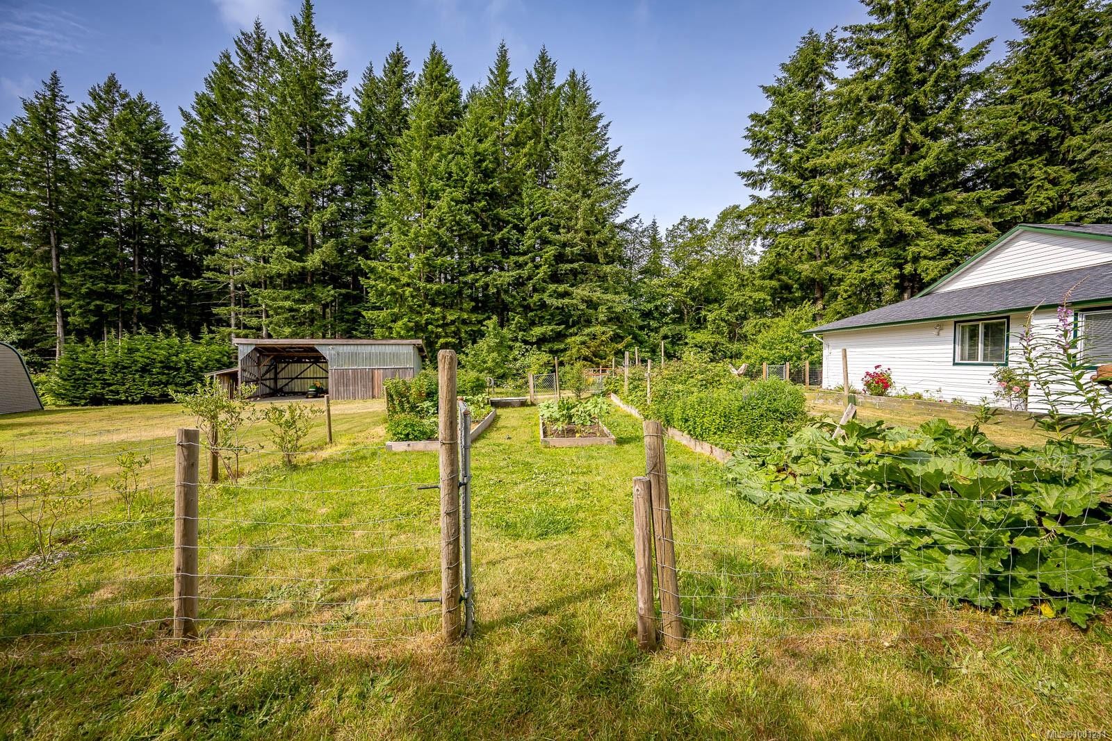 6576 Poulton Rd, Merville, BC