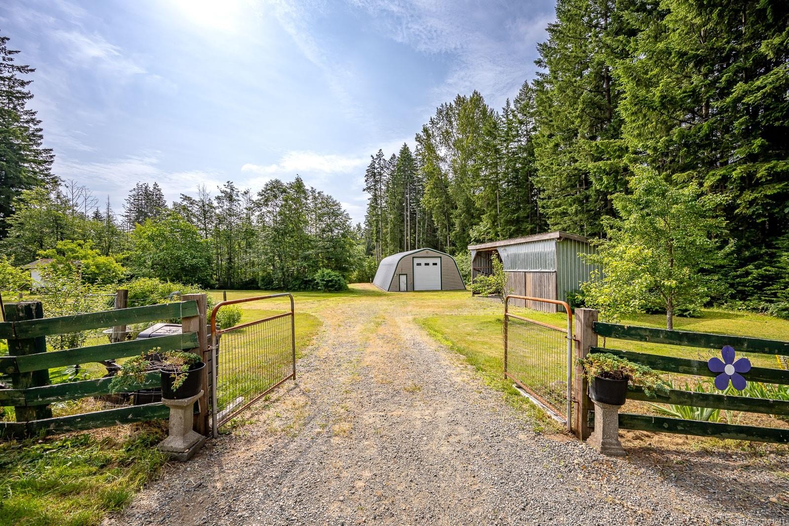 6576 Poulton Rd, Merville, BC