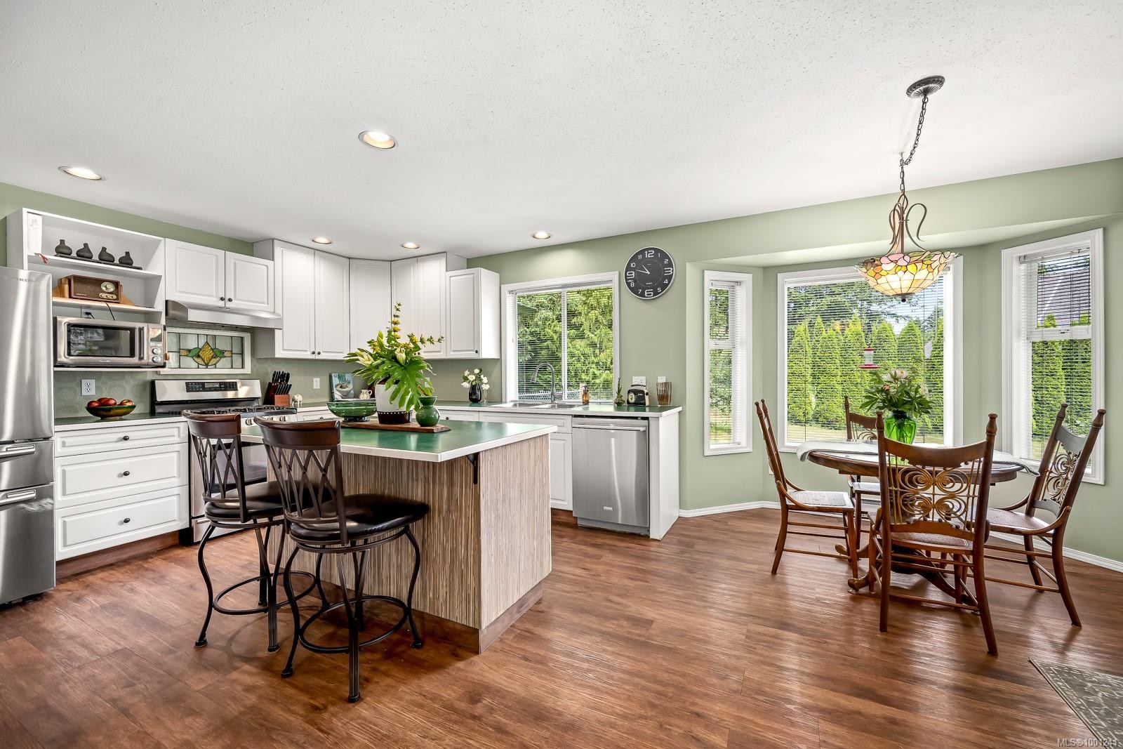 6576 Poulton Rd, Merville, BC