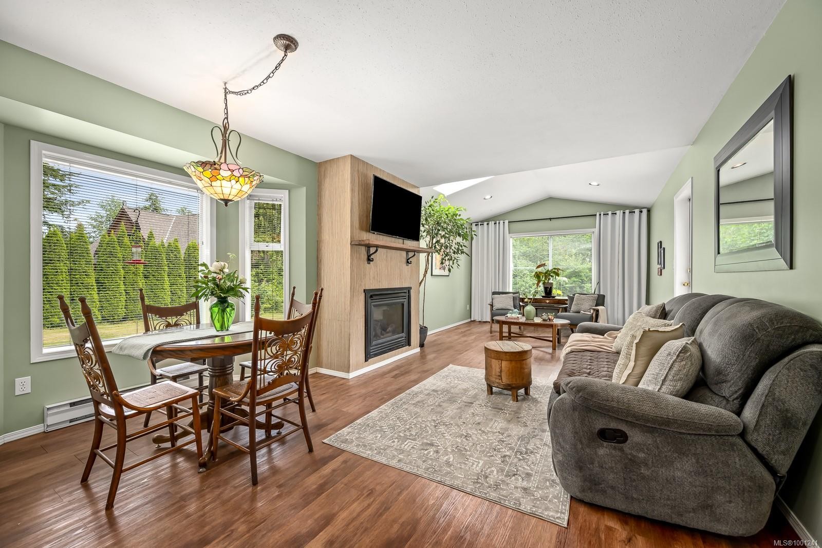 6576 Poulton Rd, Merville, BC