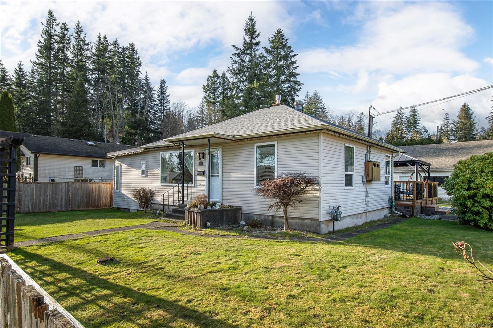 2742 Vargo Rd, Campbell River, BC