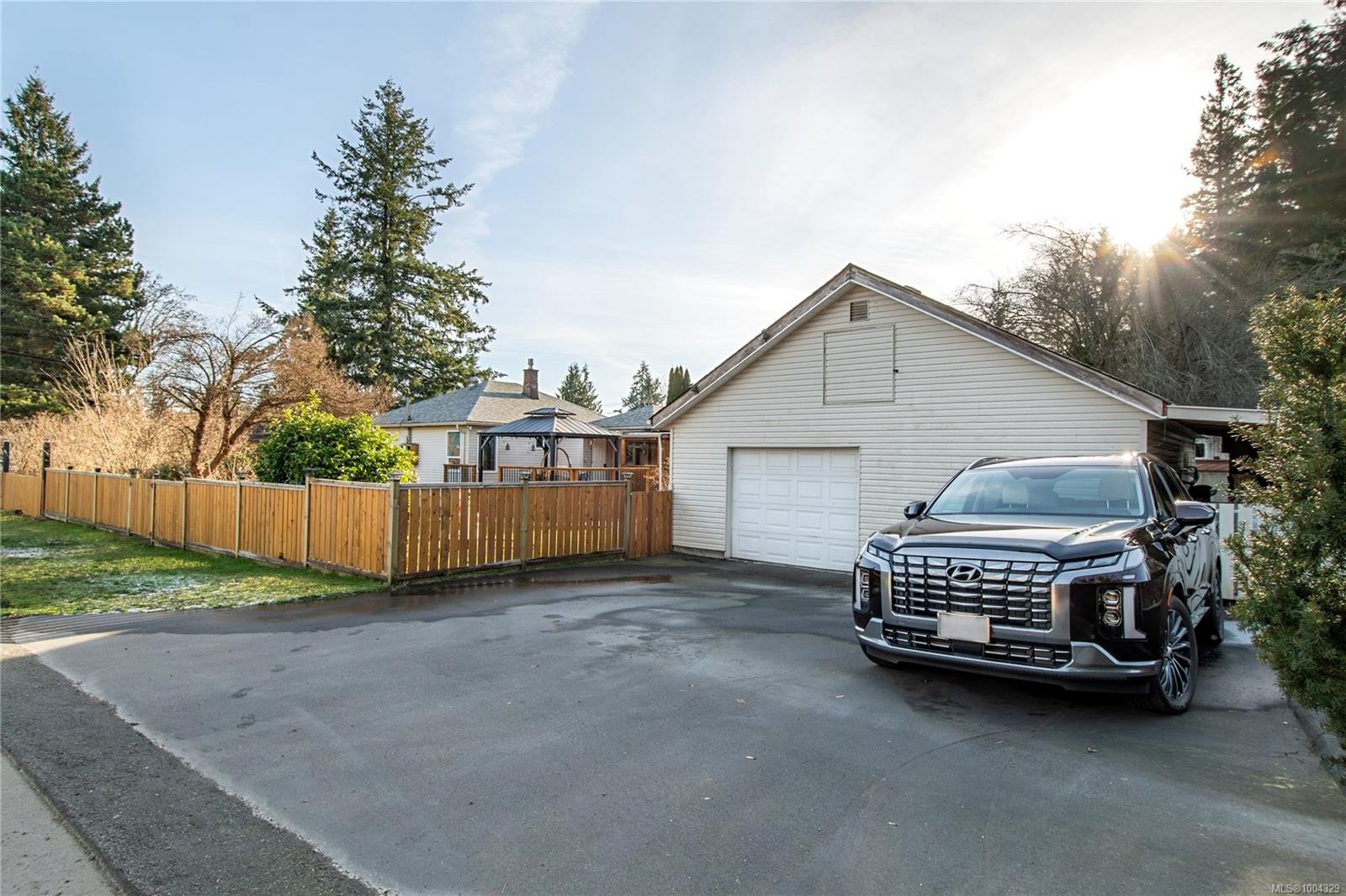 2742 Vargo Rd, Campbell River, BC