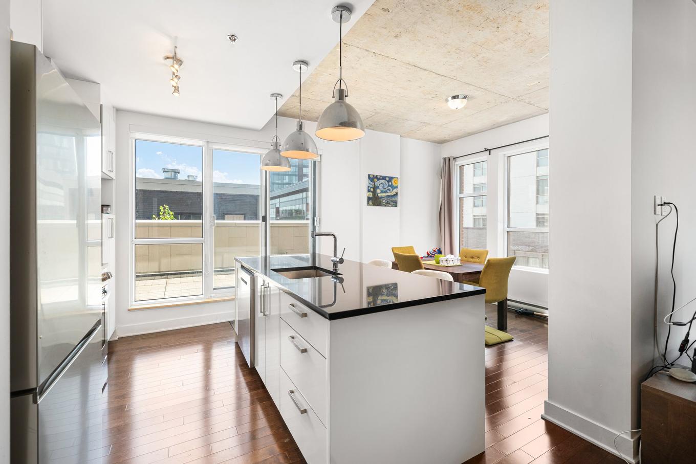 Cuisine - 608-377 Rue Des Seigneurs, Montréal (Le Sud-Ouest), QC - Indoor Photo Showing Kitchen With Upgraded Kitchen