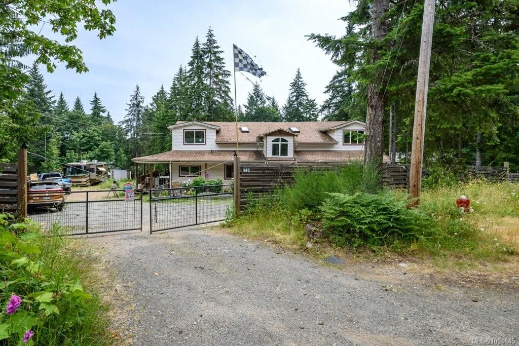 2524 Macaulay Rd, Black Creek, BC