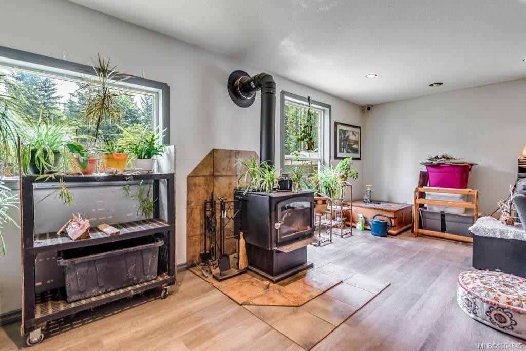 2524 Macaulay Rd, Black Creek, BC