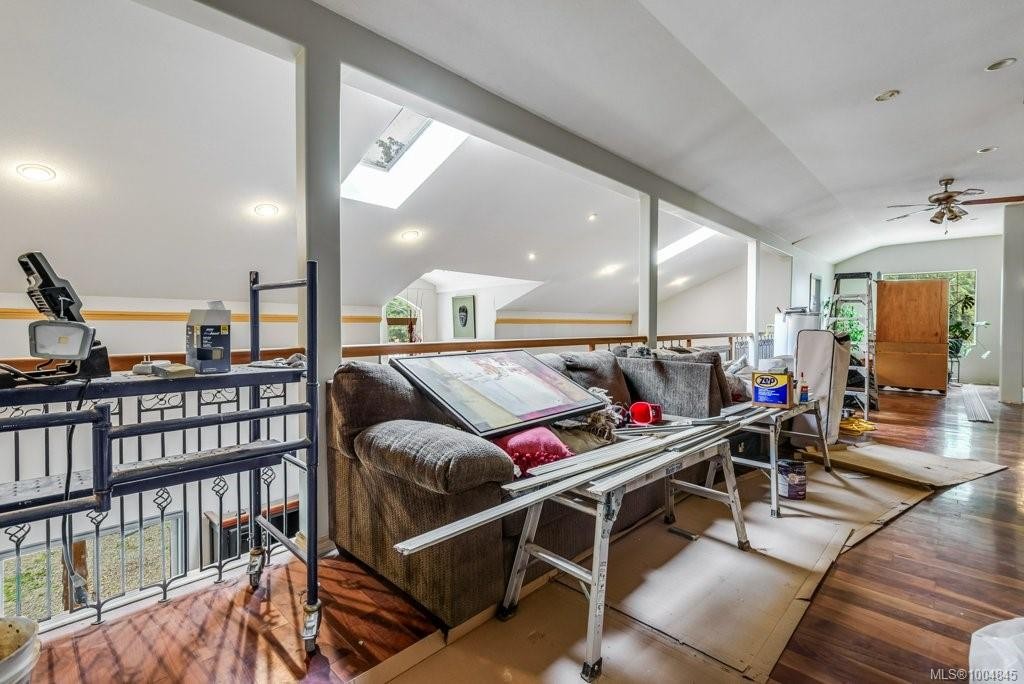 2524 Macaulay Rd, Black Creek, BC