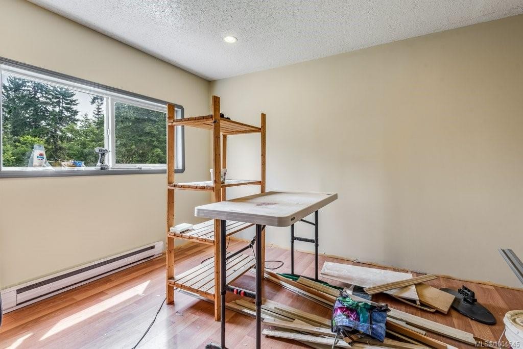 2524 Macaulay Rd, Black Creek, BC