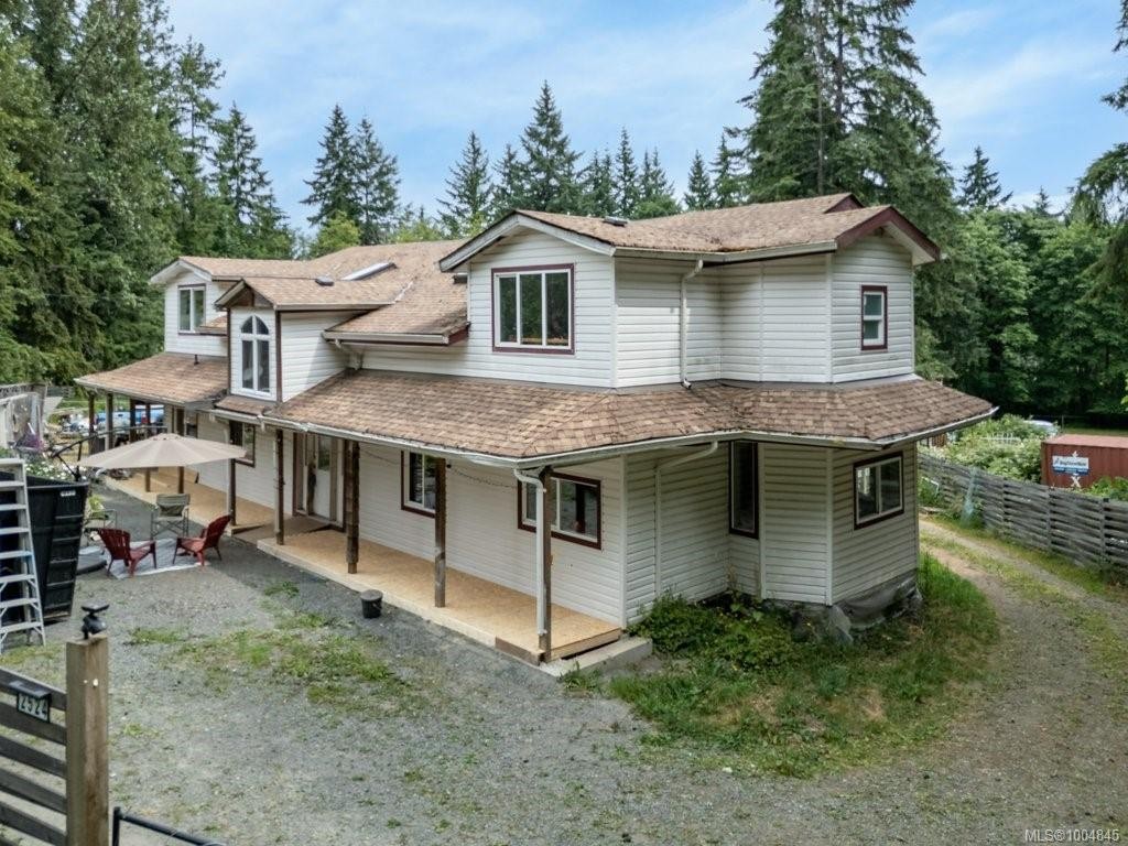 2524 Macaulay Rd, Black Creek, BC