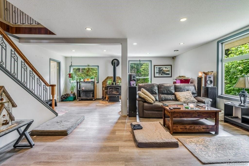 2524 Macaulay Rd, Black Creek, BC