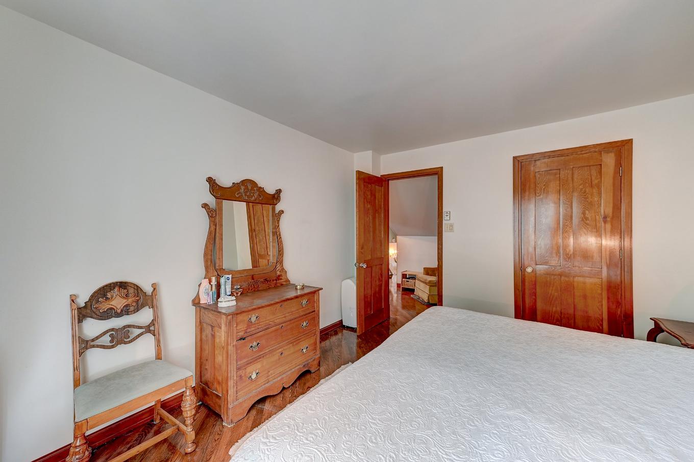 Primary bedroom - 2290 Rue René, Longueuil (Le Vieux-Longueuil), QC - Indoor Photo Showing Bedroom