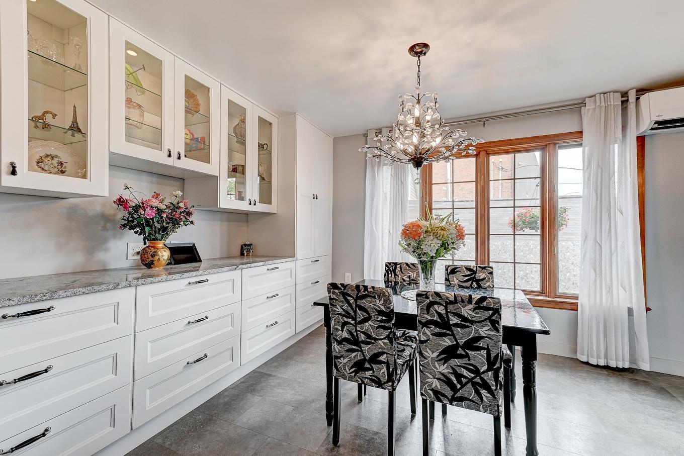 Dining room - 2290 Rue René, Longueuil (Le Vieux-Longueuil), QC - Indoor Photo Showing Dining Room
