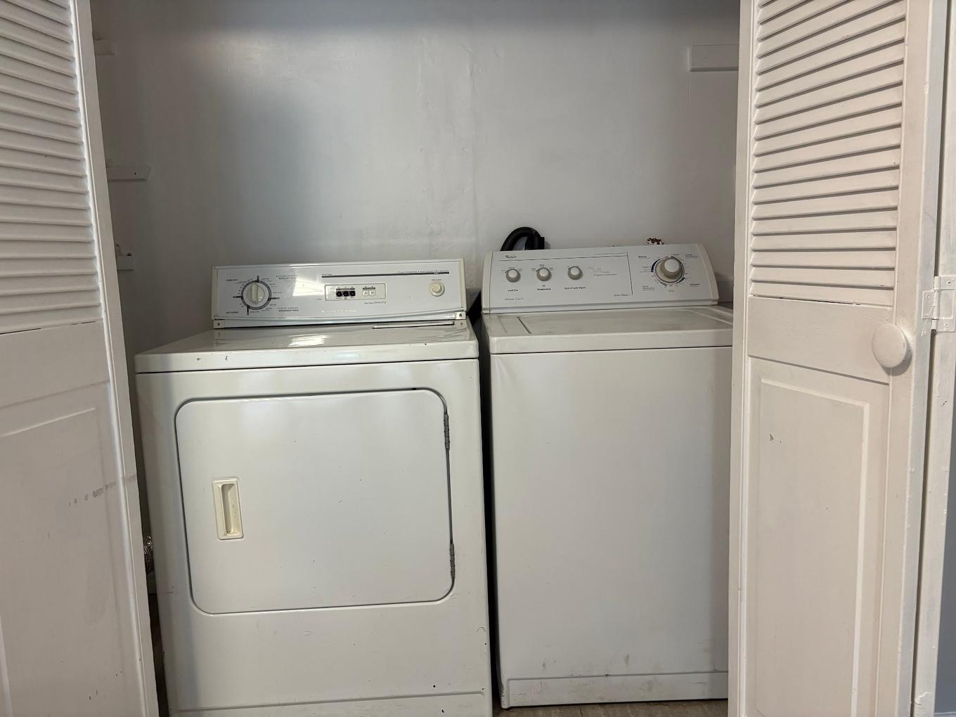 Laundry room - 1-4729 Rue Hochelaga, Montréal (Mercier/Hochelaga-Maisonneuve), QC - Indoor Photo Showing Laundry Room