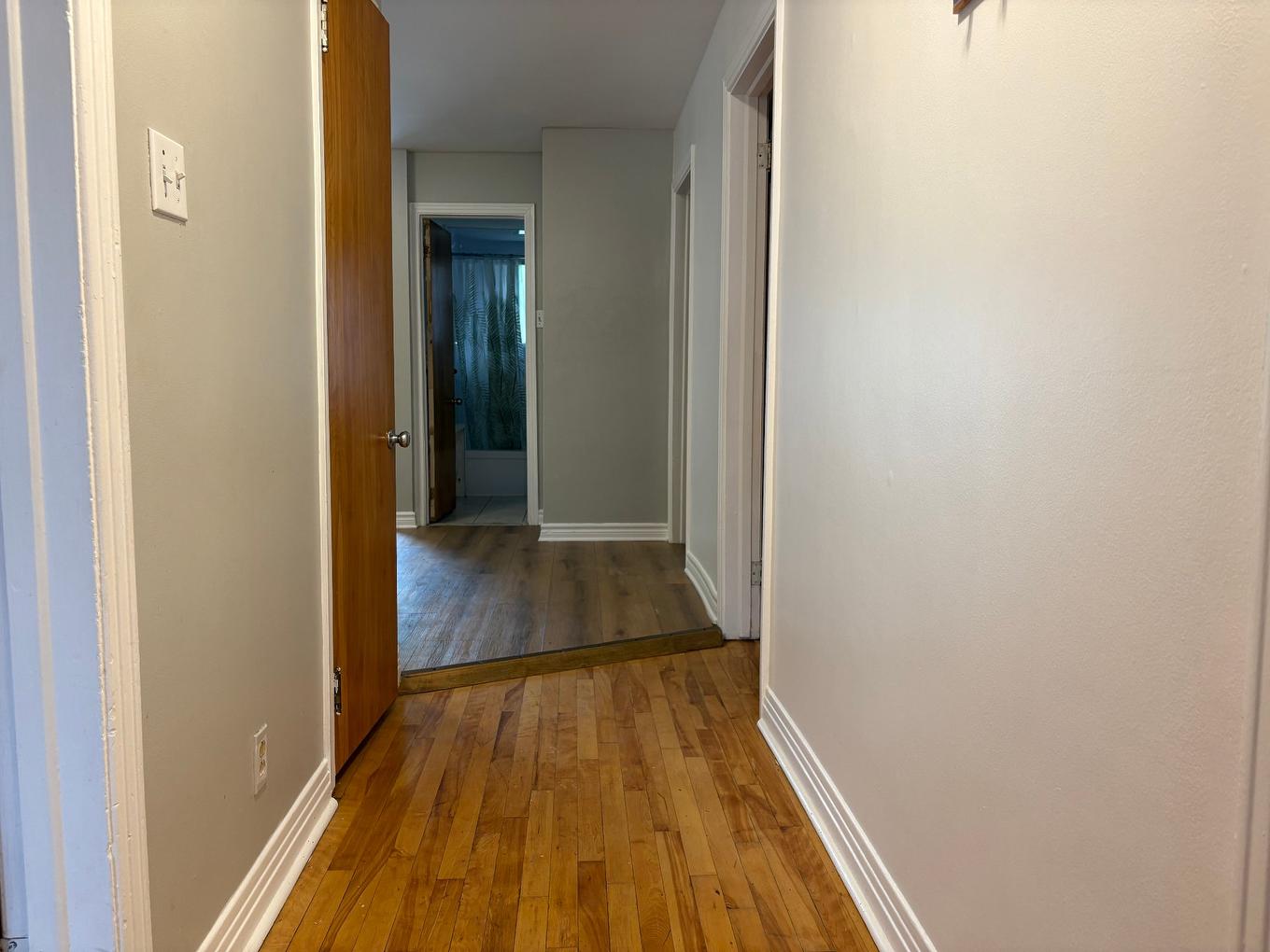 Passageway - 1-4729 Rue Hochelaga, Montréal (Mercier/Hochelaga-Maisonneuve), QC - Indoor Photo Showing Other Room