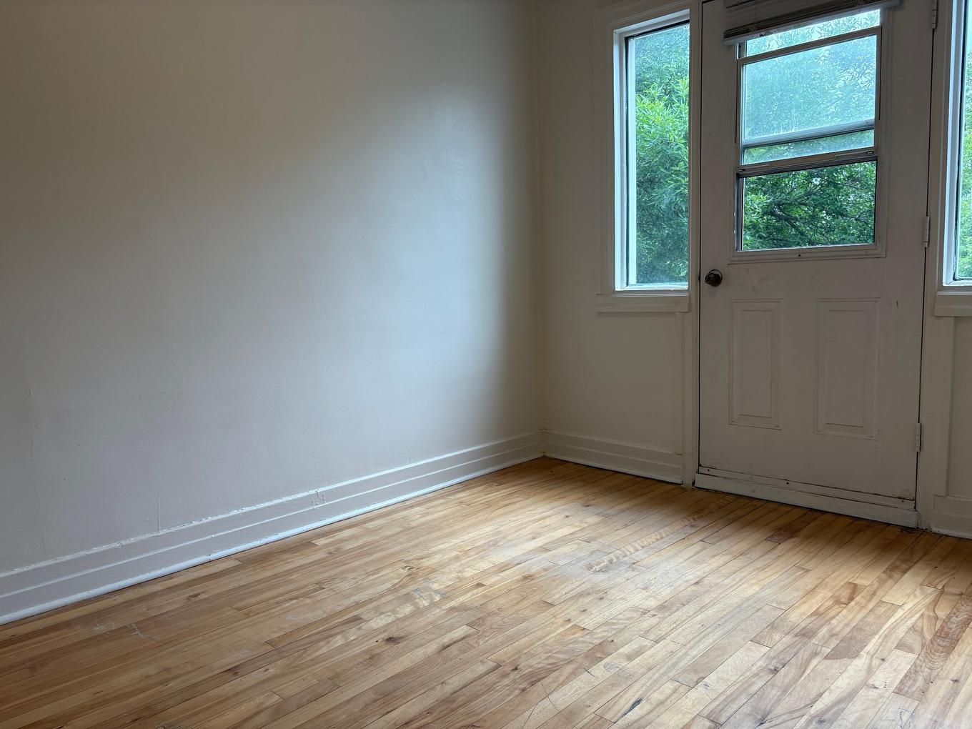 Living room - 3849 Rue Hochelaga, Montréal (Mercier/Hochelaga-Maisonneuve), QC - Indoor Photo Showing Other Room