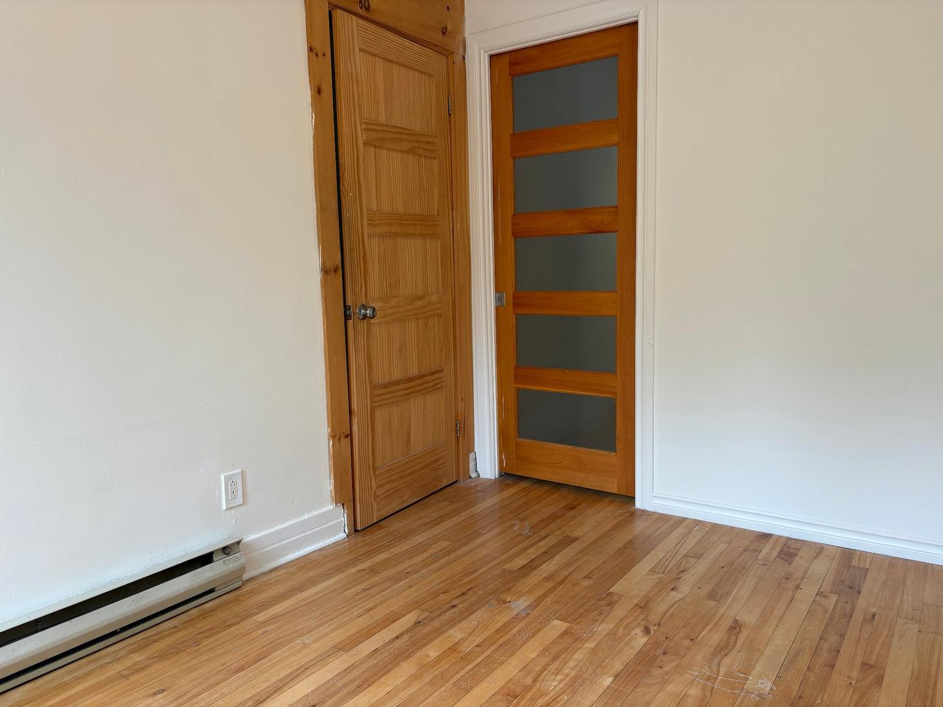 Living room - 3849 Rue Hochelaga, Montréal (Mercier/Hochelaga-Maisonneuve), QC - Indoor Photo Showing Other Room