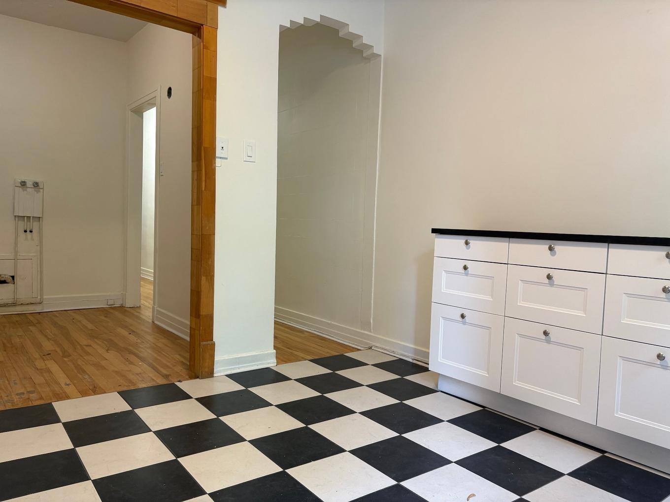 Kitchen - 3849 Rue Hochelaga, Montréal (Mercier/Hochelaga-Maisonneuve), QC - Indoor Photo Showing Other Room