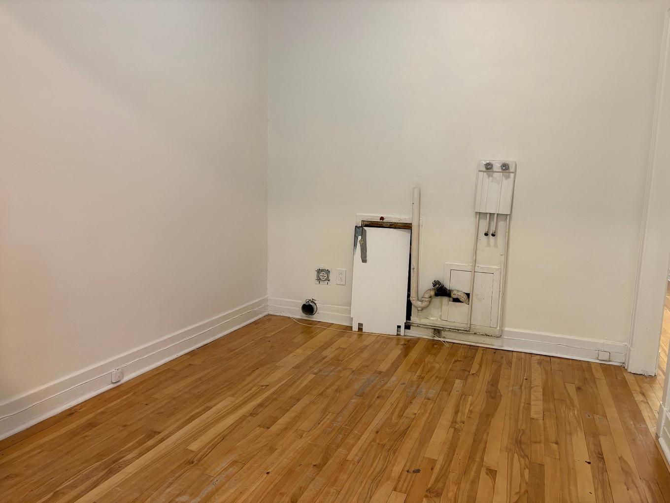 Bedroom - 3849 Rue Hochelaga, Montréal (Mercier/Hochelaga-Maisonneuve), QC - Indoor Photo Showing Other Room