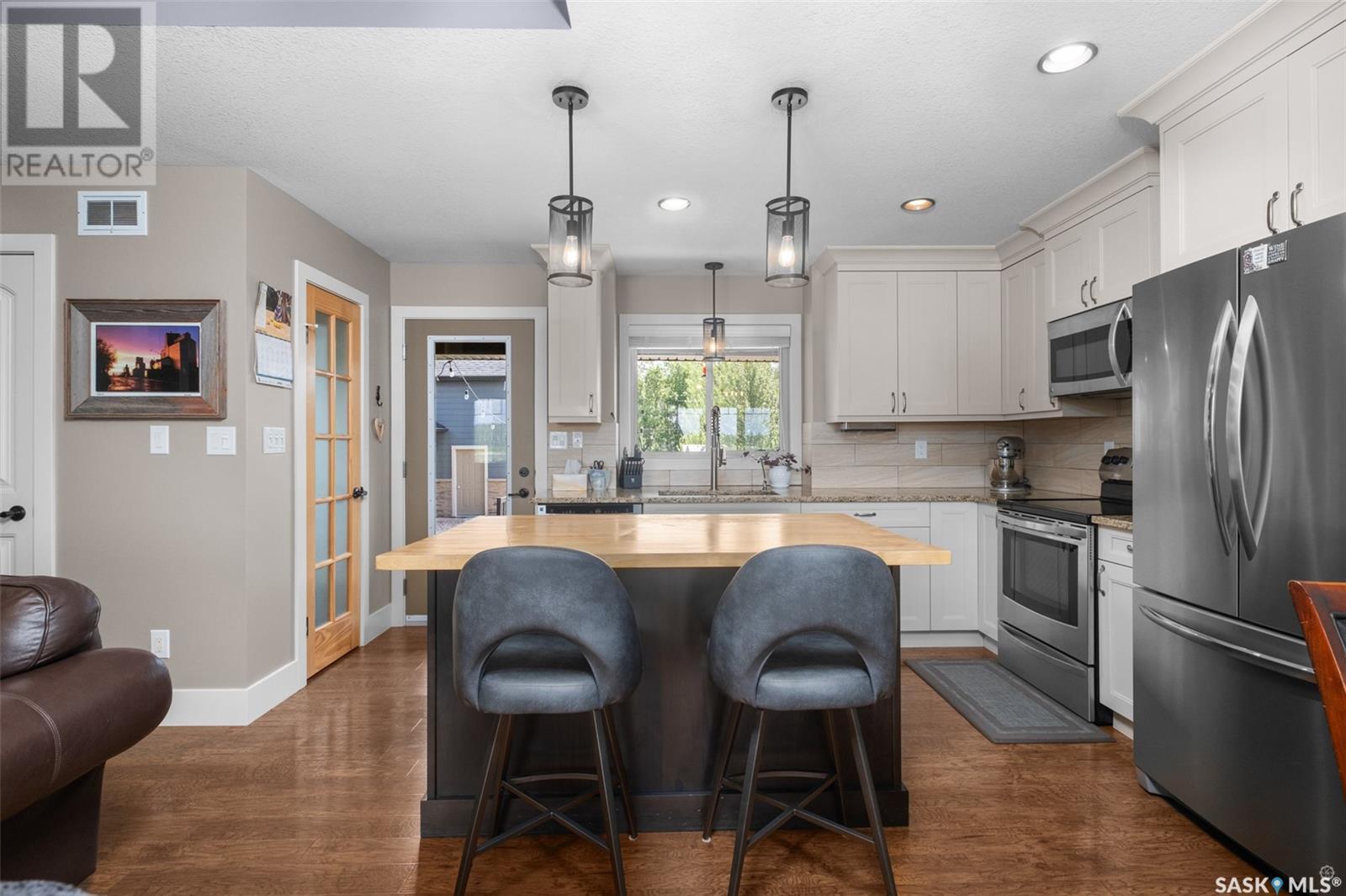 205 Aspen Cove, Paddockwood Rm No. 520, SK - Indoor Photo Showing Kitchen With Upgraded Kitchen