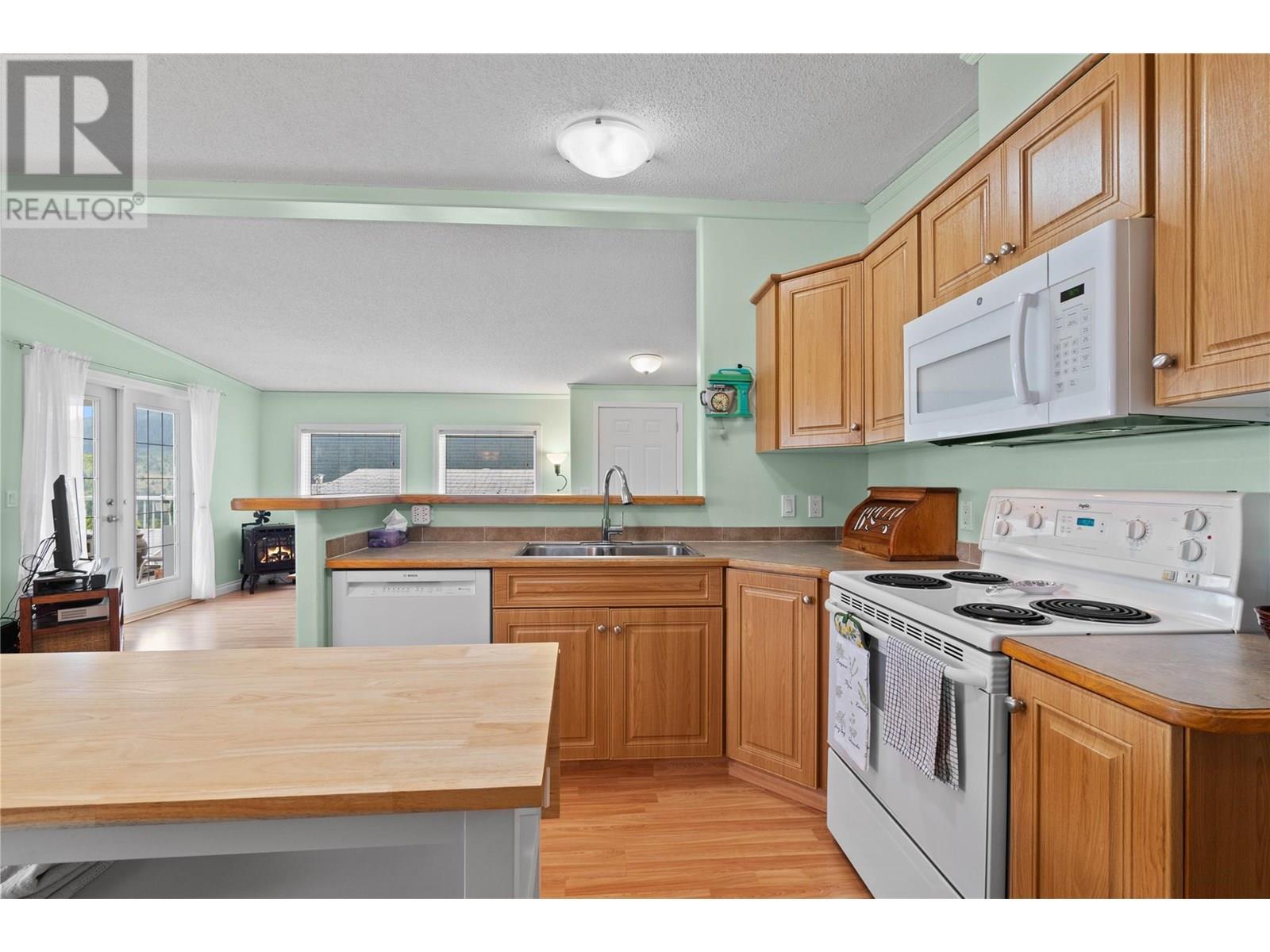 Kitchen - 1885 Tappen Notch Hill Road Unit# 48, Tappen, BC