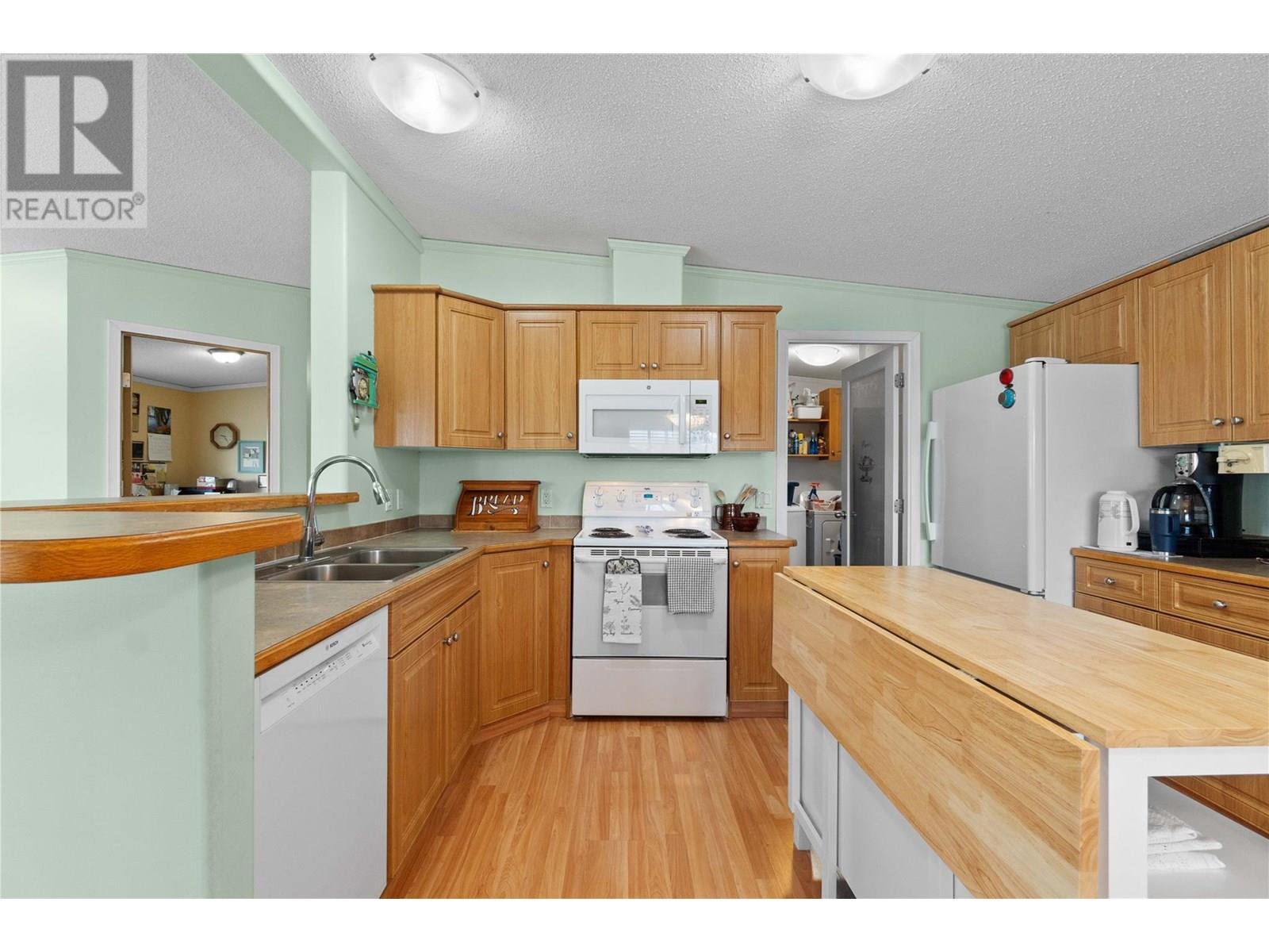 Kitchen - 1885 Tappen Notch Hill Road Unit# 48, Tappen, BC