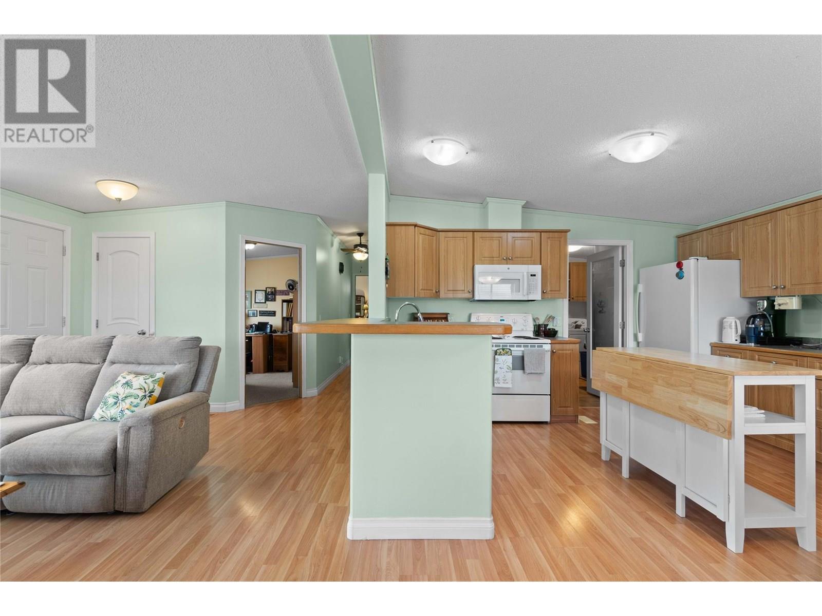 Kitchen - 1885 Tappen Notch Hill Road Unit# 48, Tappen, BC