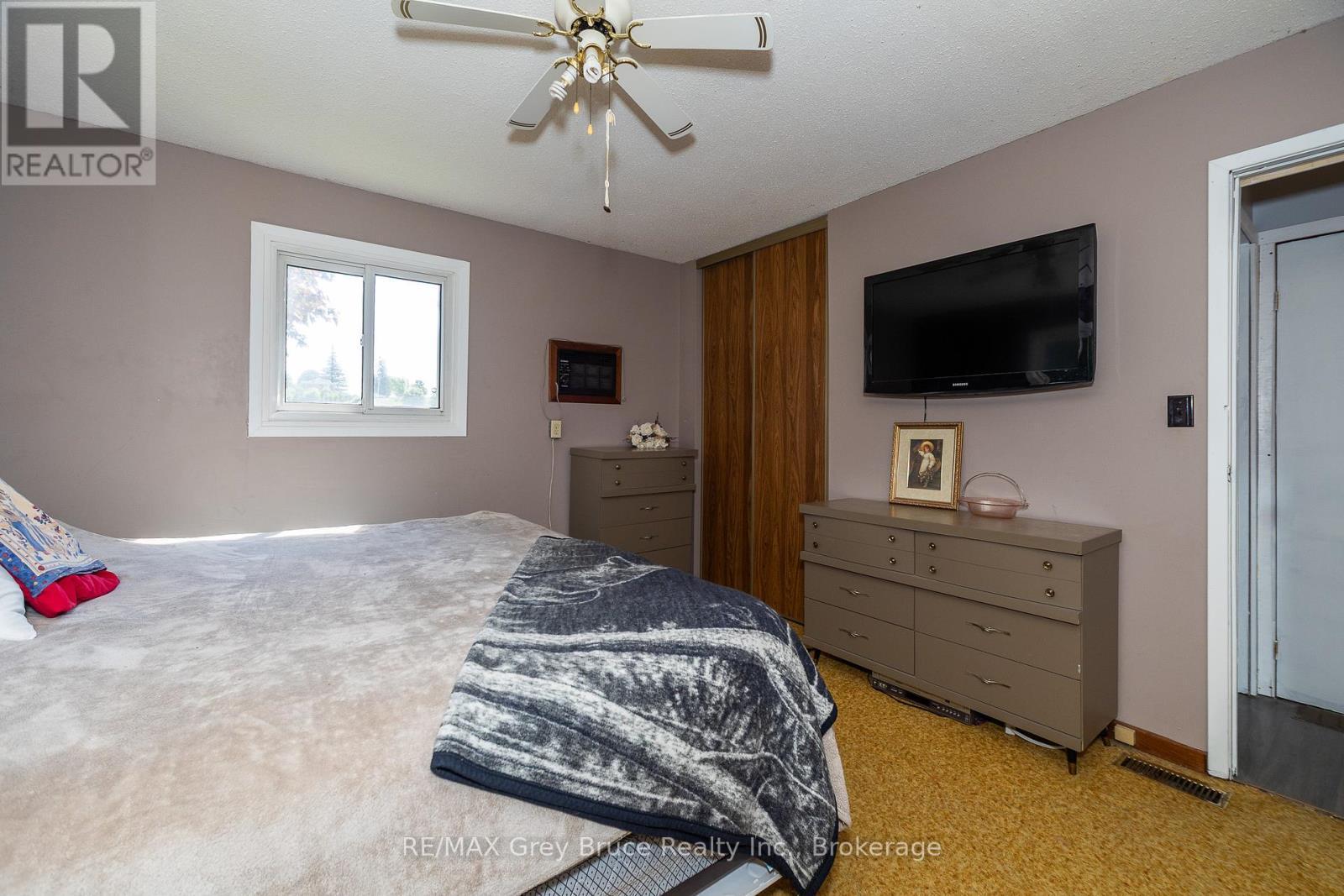 283 6 Concession, Arran-Elderslie, ON - Indoor Photo Showing Bedroom