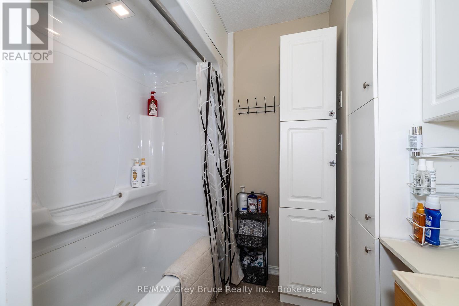 283 6 Concession, Arran-Elderslie, ON - Indoor Photo Showing Bathroom