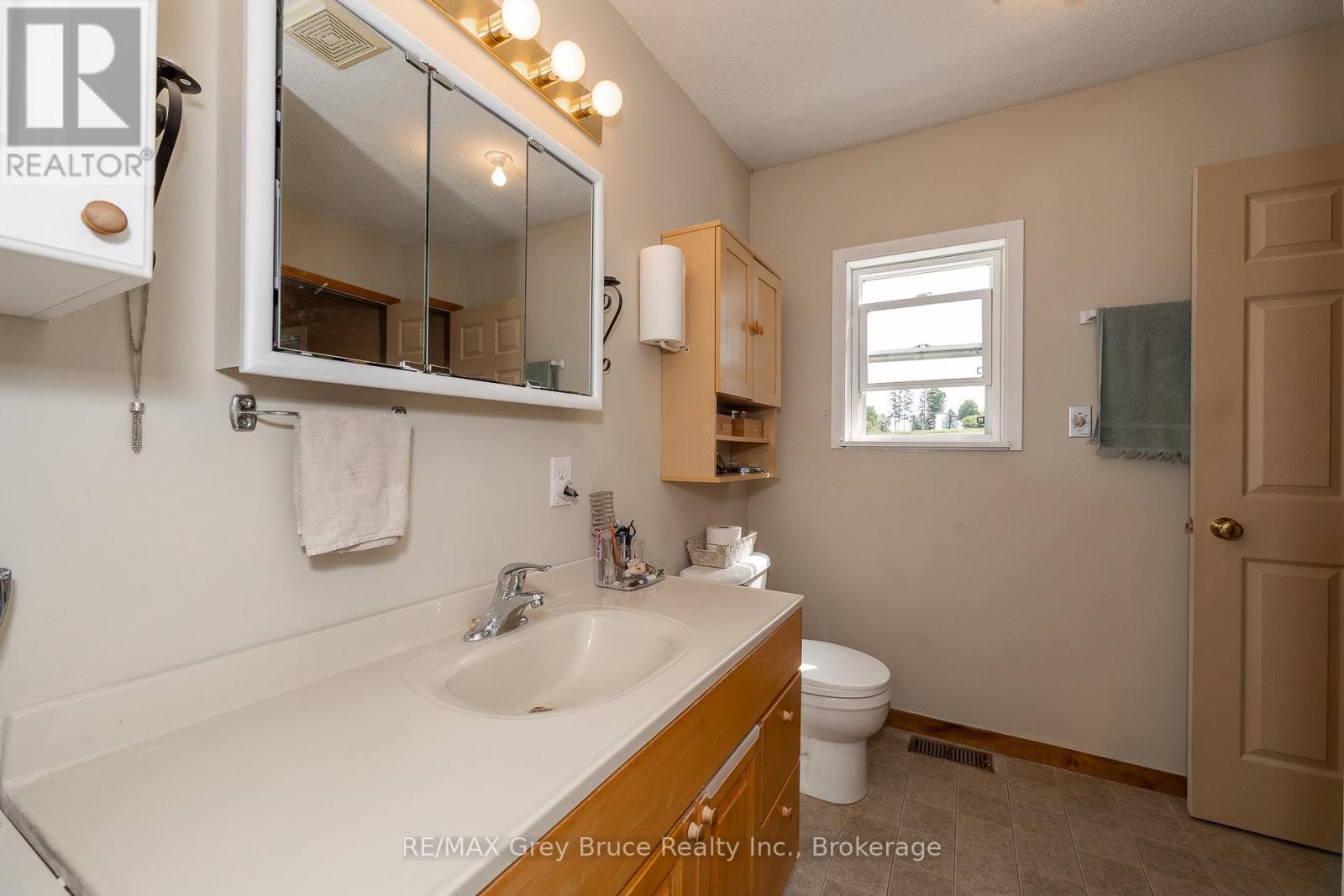 283 6 Concession, Arran-Elderslie, ON - Indoor Photo Showing Bathroom