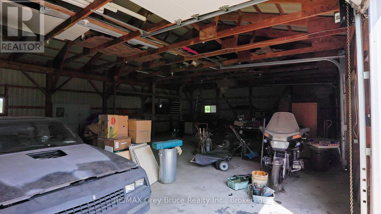 283 6 Concession, Arran-Elderslie, ON - Indoor Photo Showing Garage