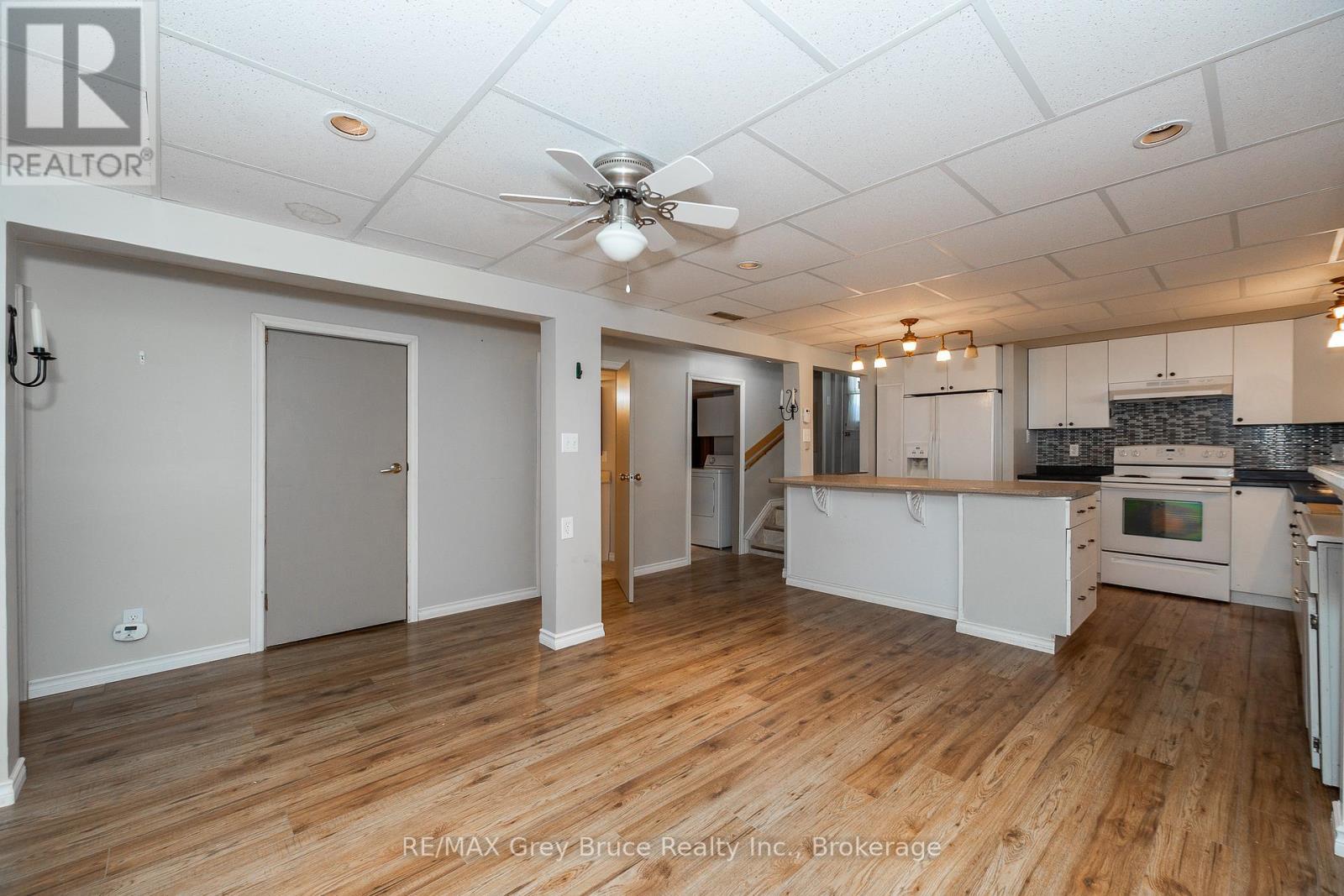 283 6 Concession, Arran-Elderslie, ON - Indoor Photo Showing Kitchen