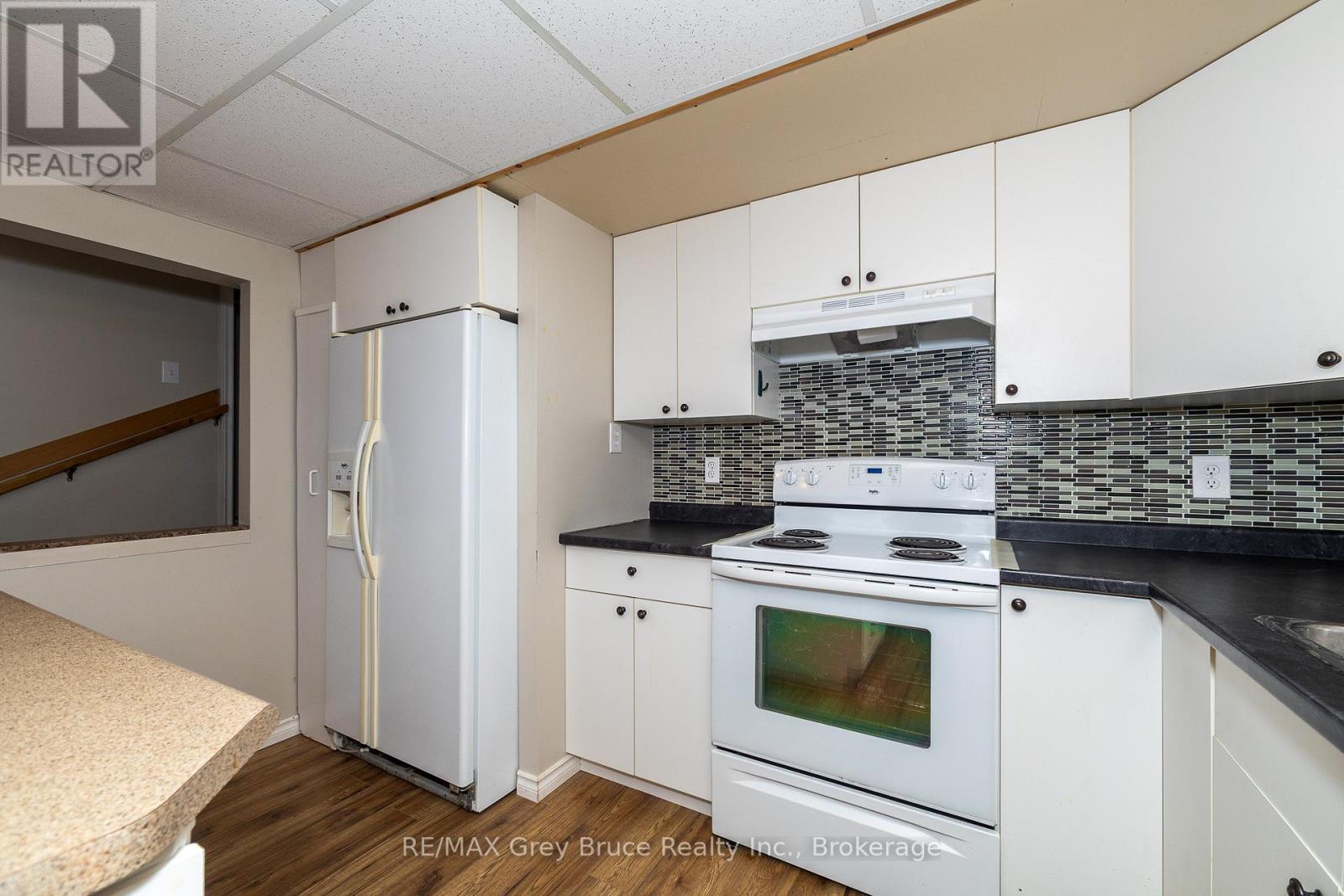 283 6 Concession, Arran-Elderslie, ON - Indoor Photo Showing Kitchen