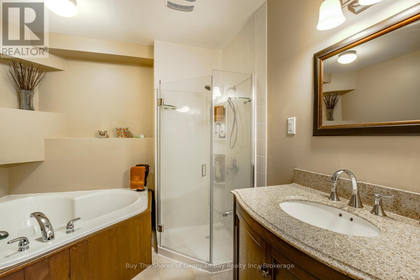 24 Marl Creek Drive, Springwater (Phelpston), ON - Indoor Photo Showing Bathroom
