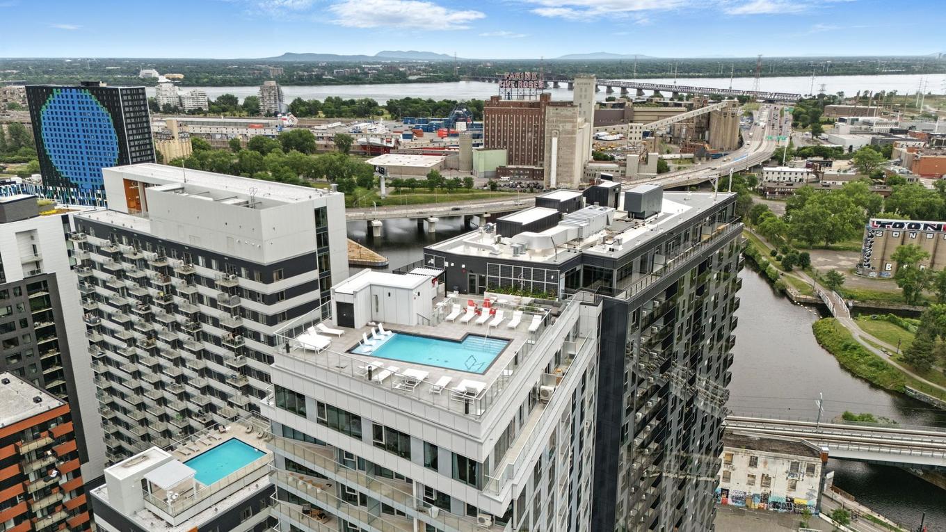 Piscine - 408-100 Rue Murray, Montréal (Le Sud-Ouest), QC - Outdoor With View