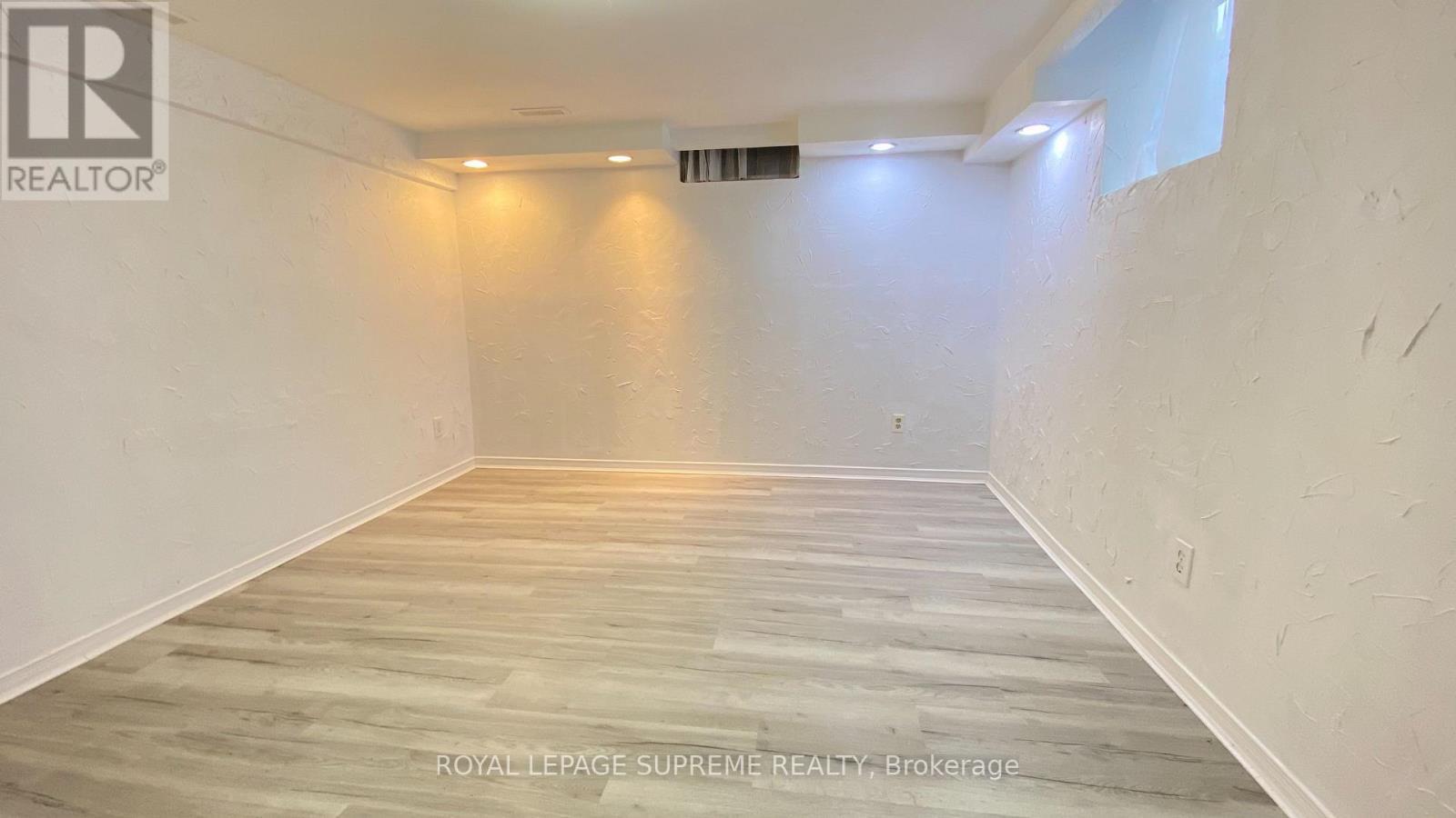 Bsmt - 22 Amblecote Pl, Hamilton, ON