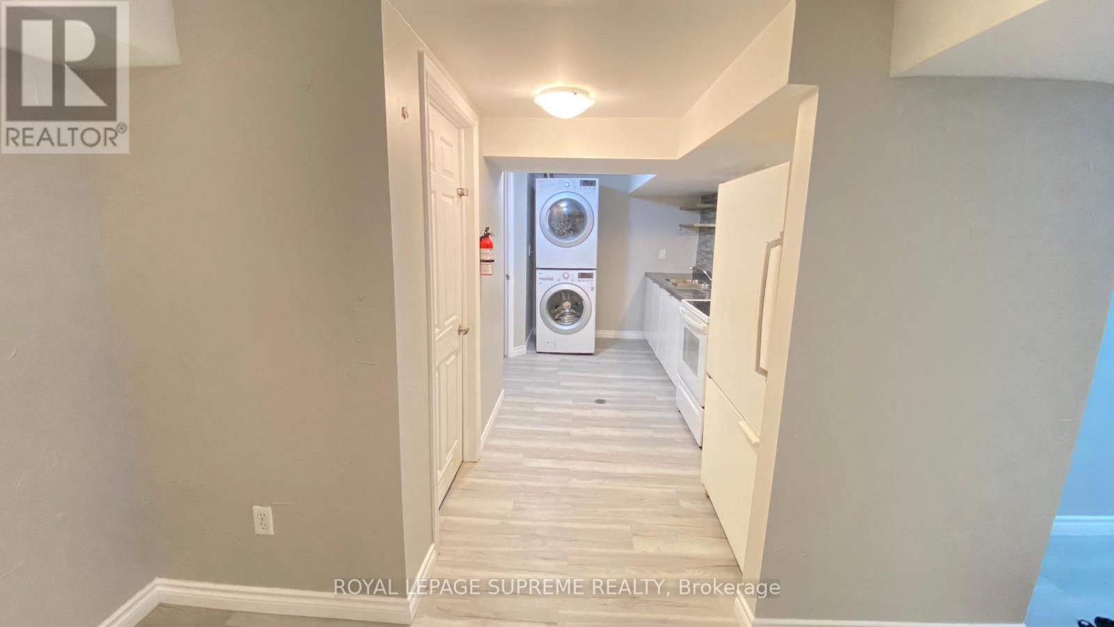 Bsmt - 22 Amblecote Pl, Hamilton, ON