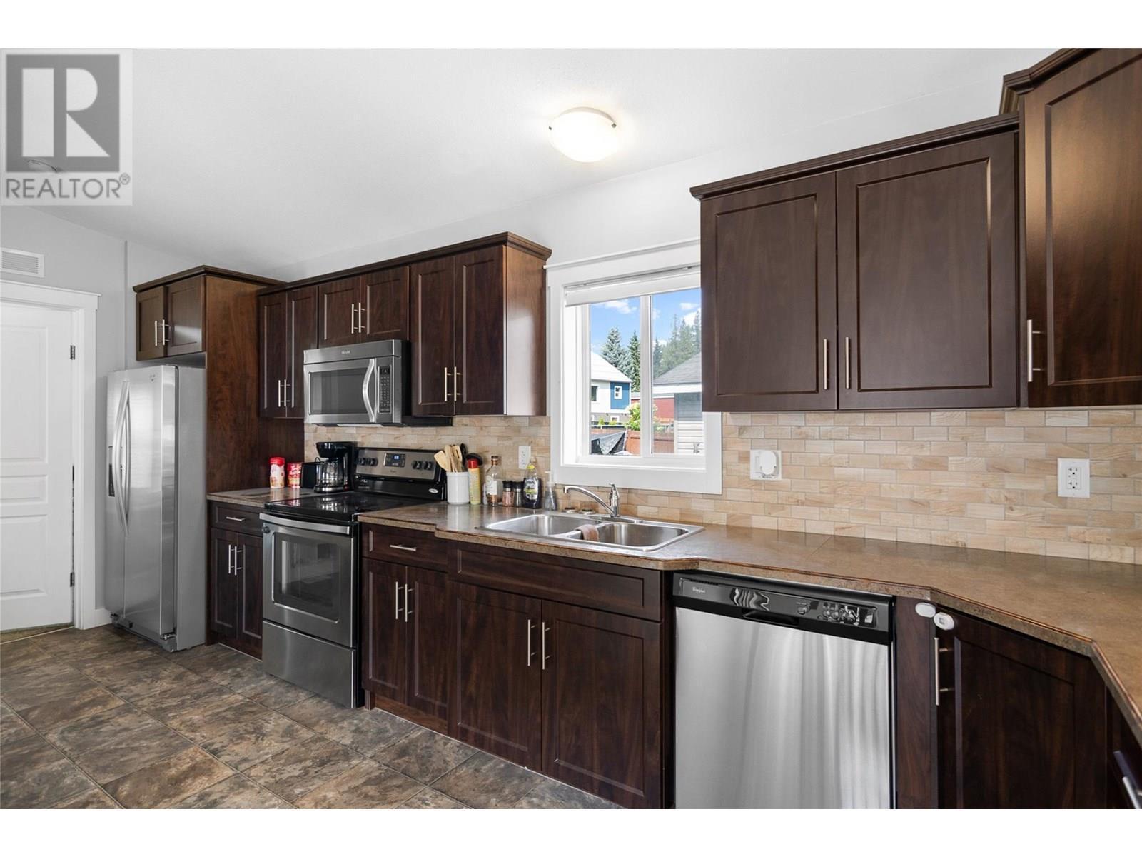 38 Johnson Way, Revelstoke, BC