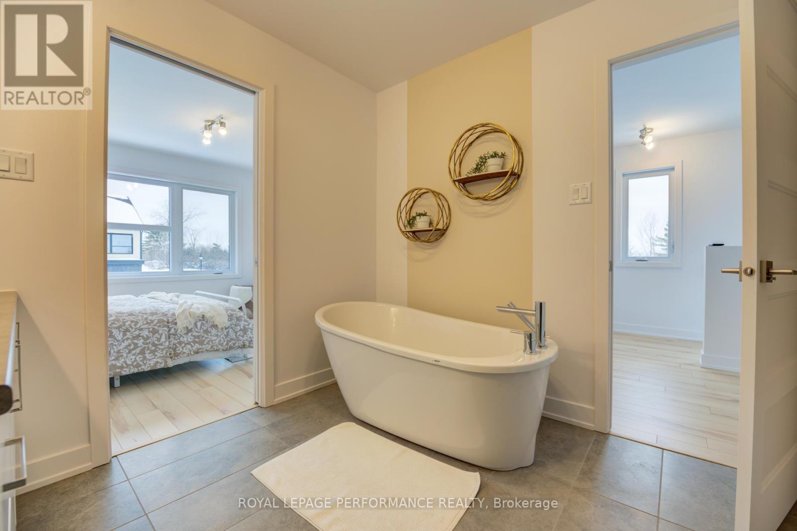 Th-166A Cypress Street, The Nation, ON - Indoor Photo Showing Bathroom