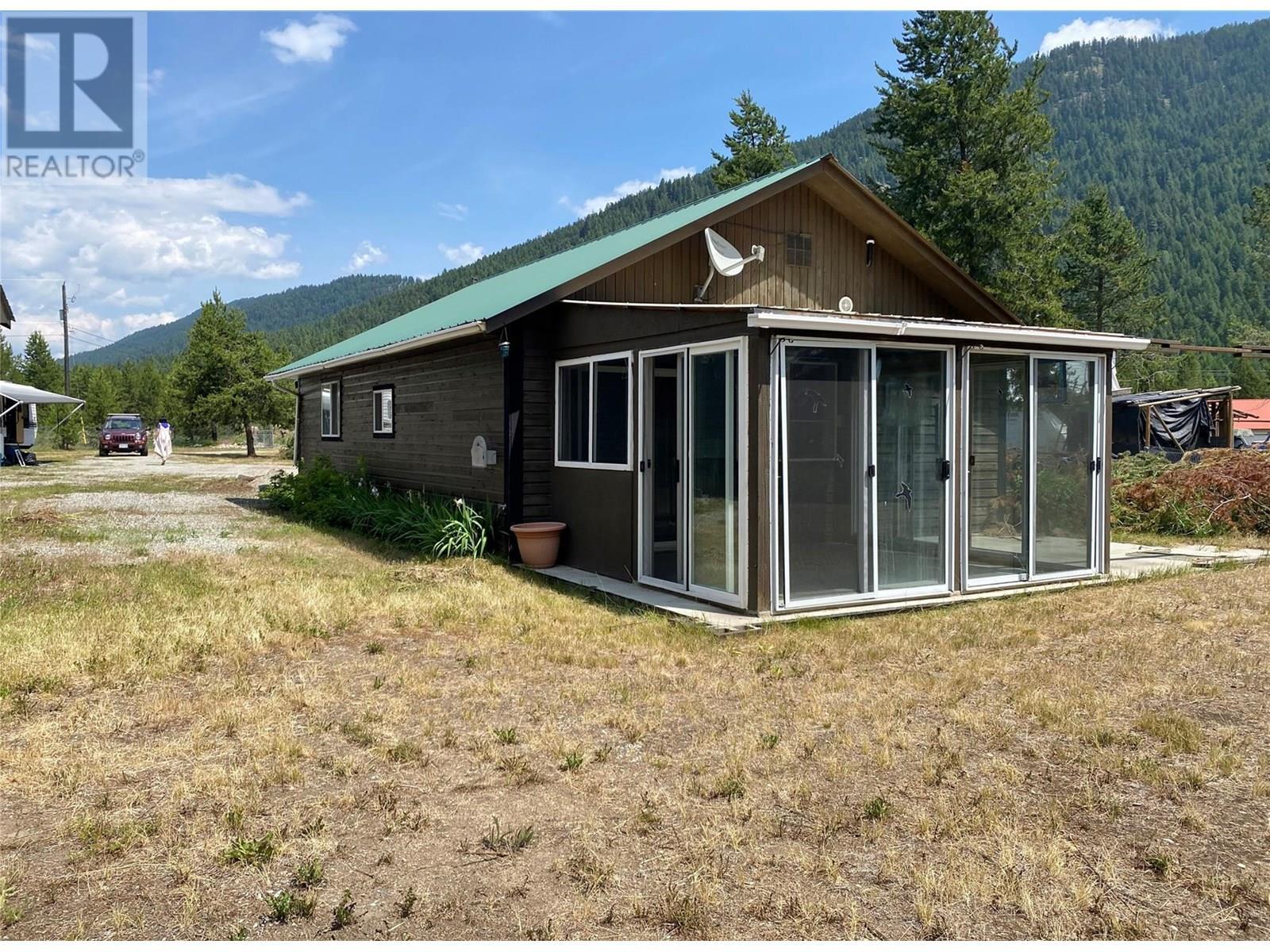 5325 Highway 33 Highway, Beaverdell, BC - Outdoor