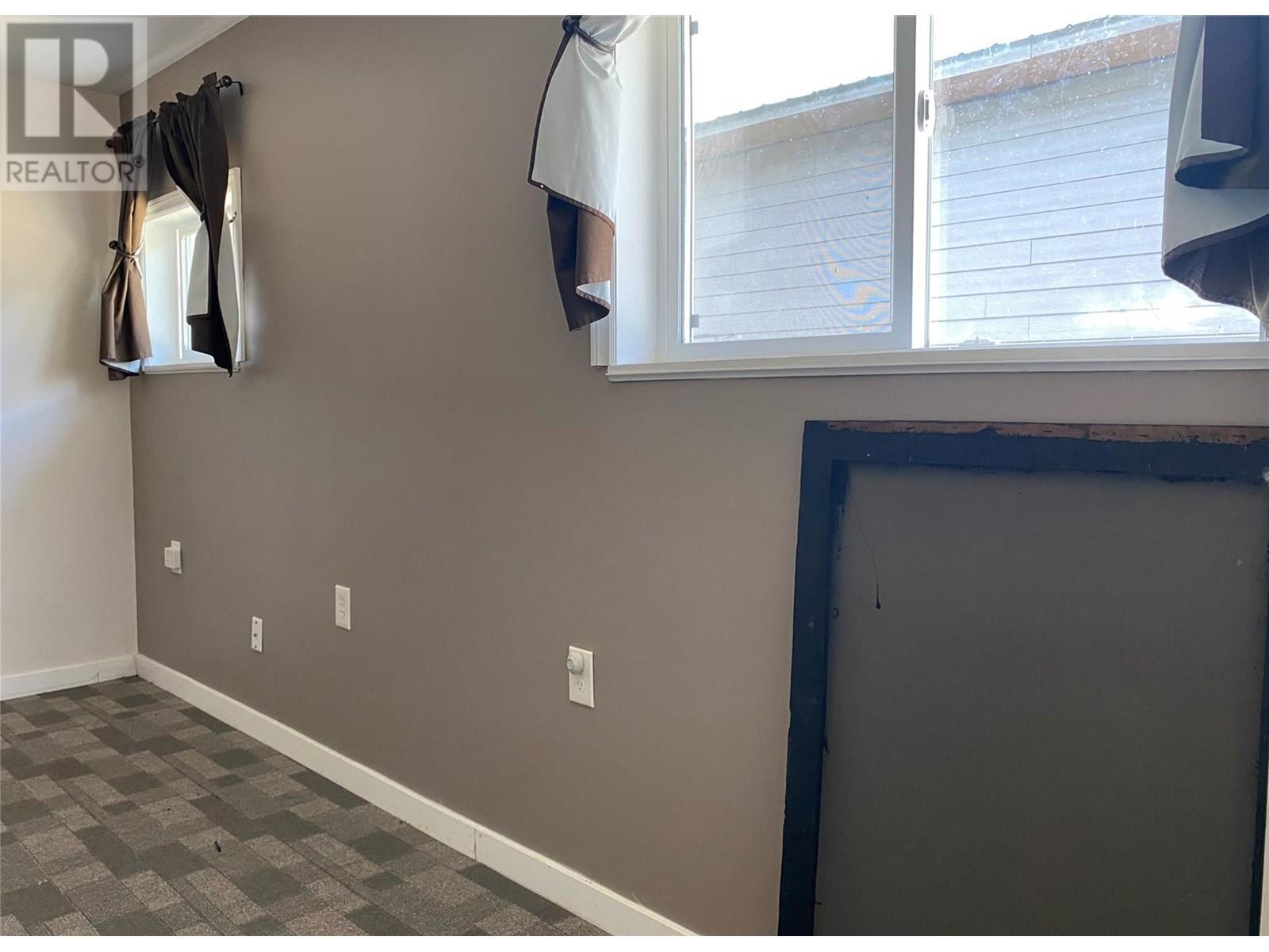 5325 Highway 33 Highway, Beaverdell, BC - Indoor Photo Showing Other Room