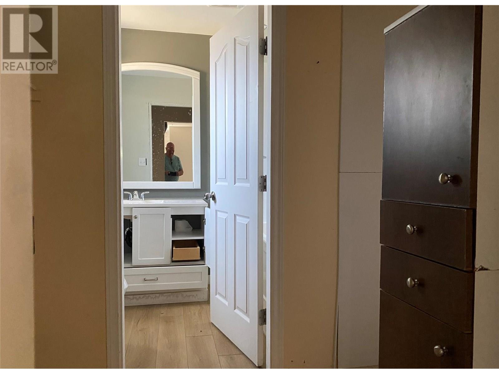 5325 Highway 33 Highway, Beaverdell, BC - Indoor Photo Showing Other Room