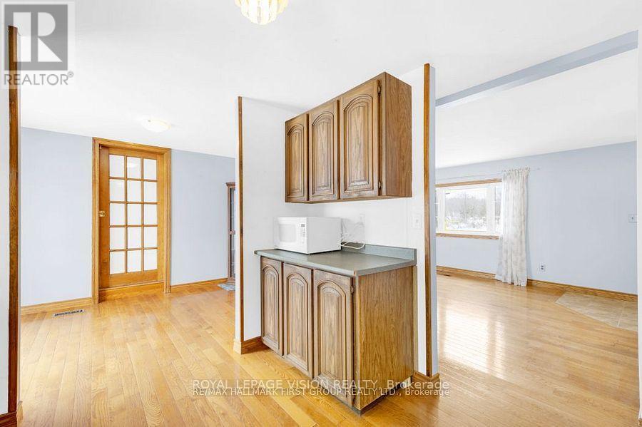 Land + Bldg - 1304 Hunt Club Road, Madoc, ON - Indoor