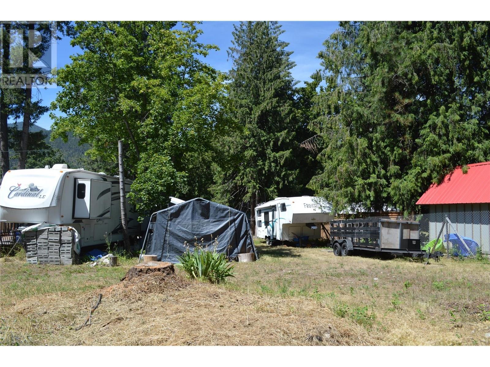 60 Kingsley Road, Christina Lake, BC