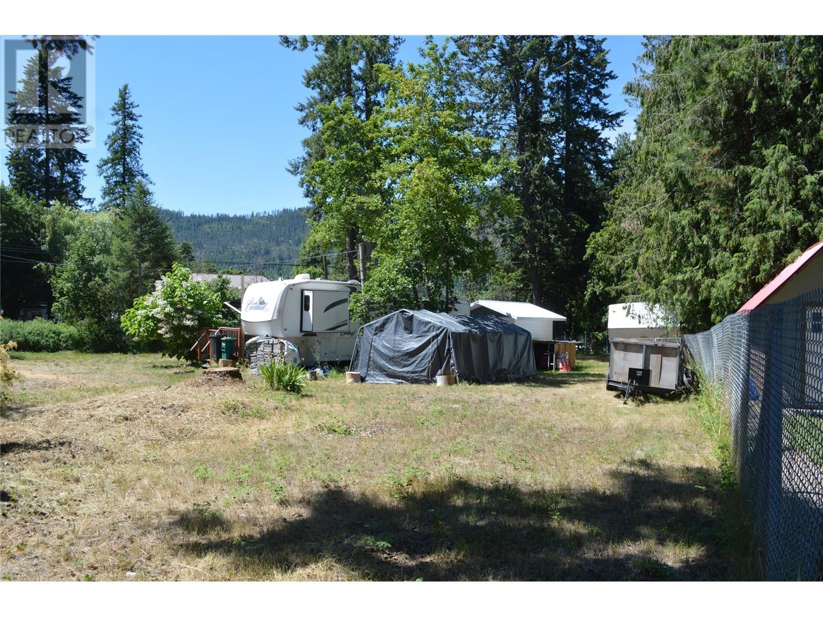 60 Kingsley Road, Christina Lake, BC