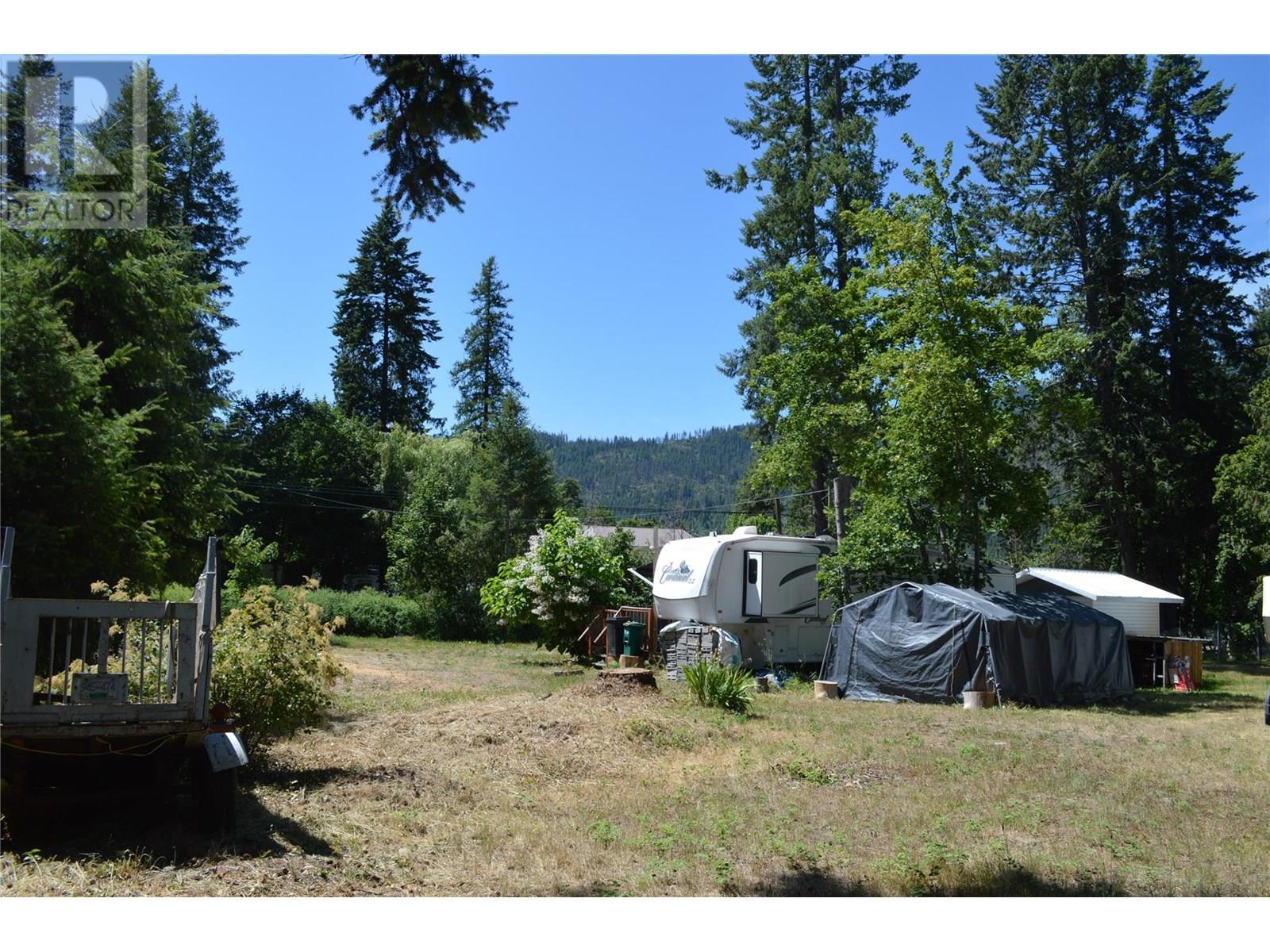 60 Kingsley Road, Christina Lake, BC