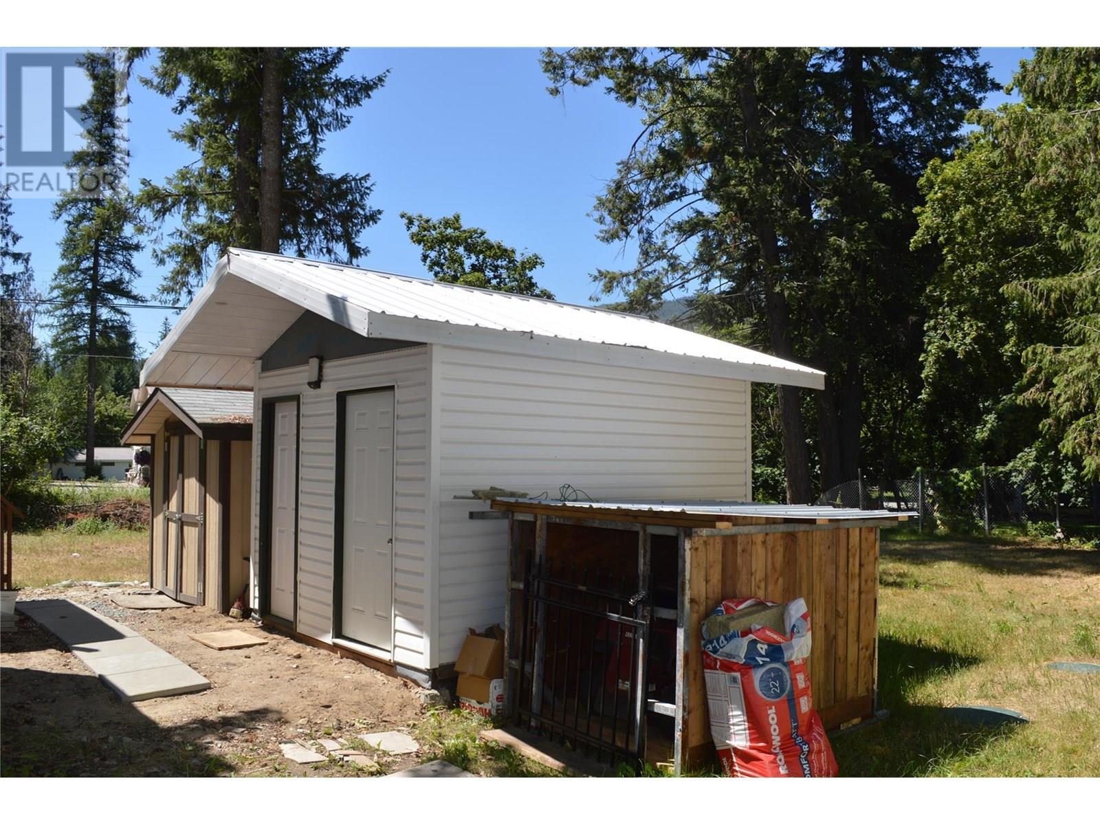 60 Kingsley Road, Christina Lake, BC