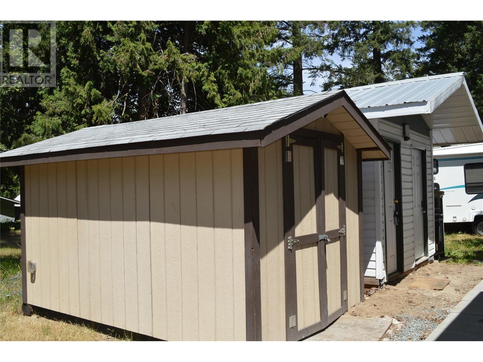 60 Kingsley Road, Christina Lake, BC