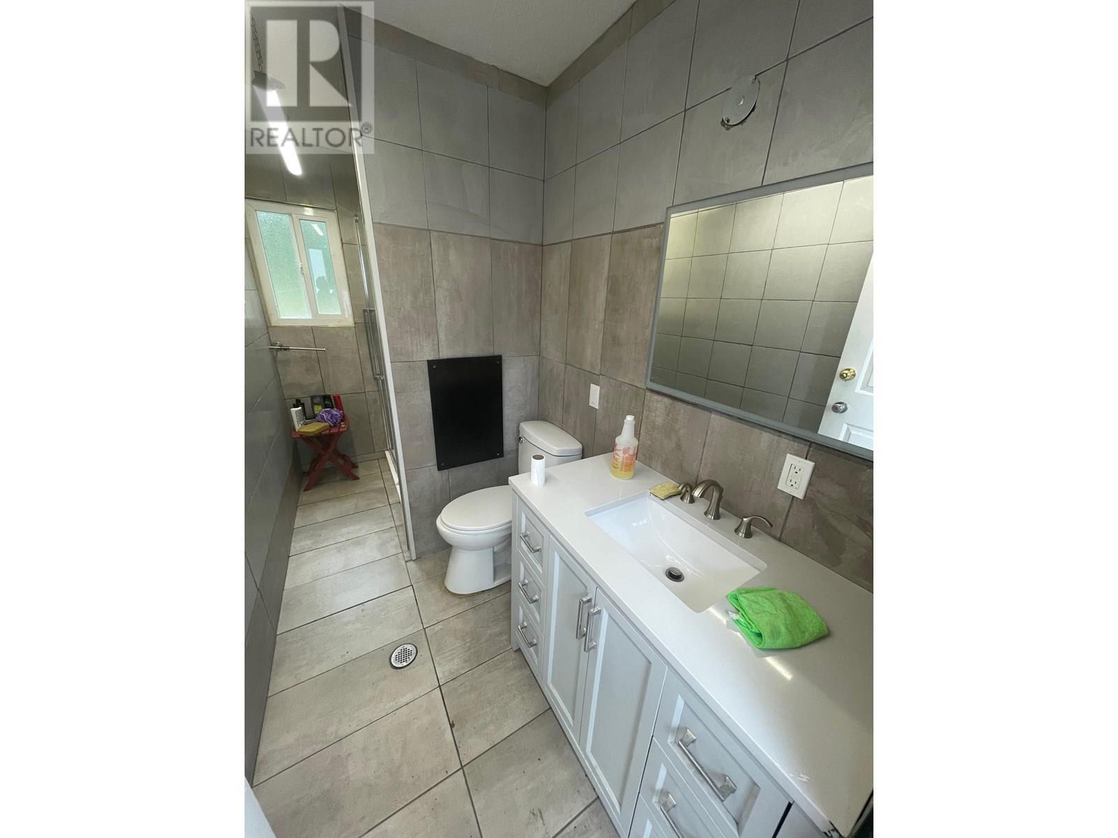 60 Kingsley Road, Christina Lake, BC