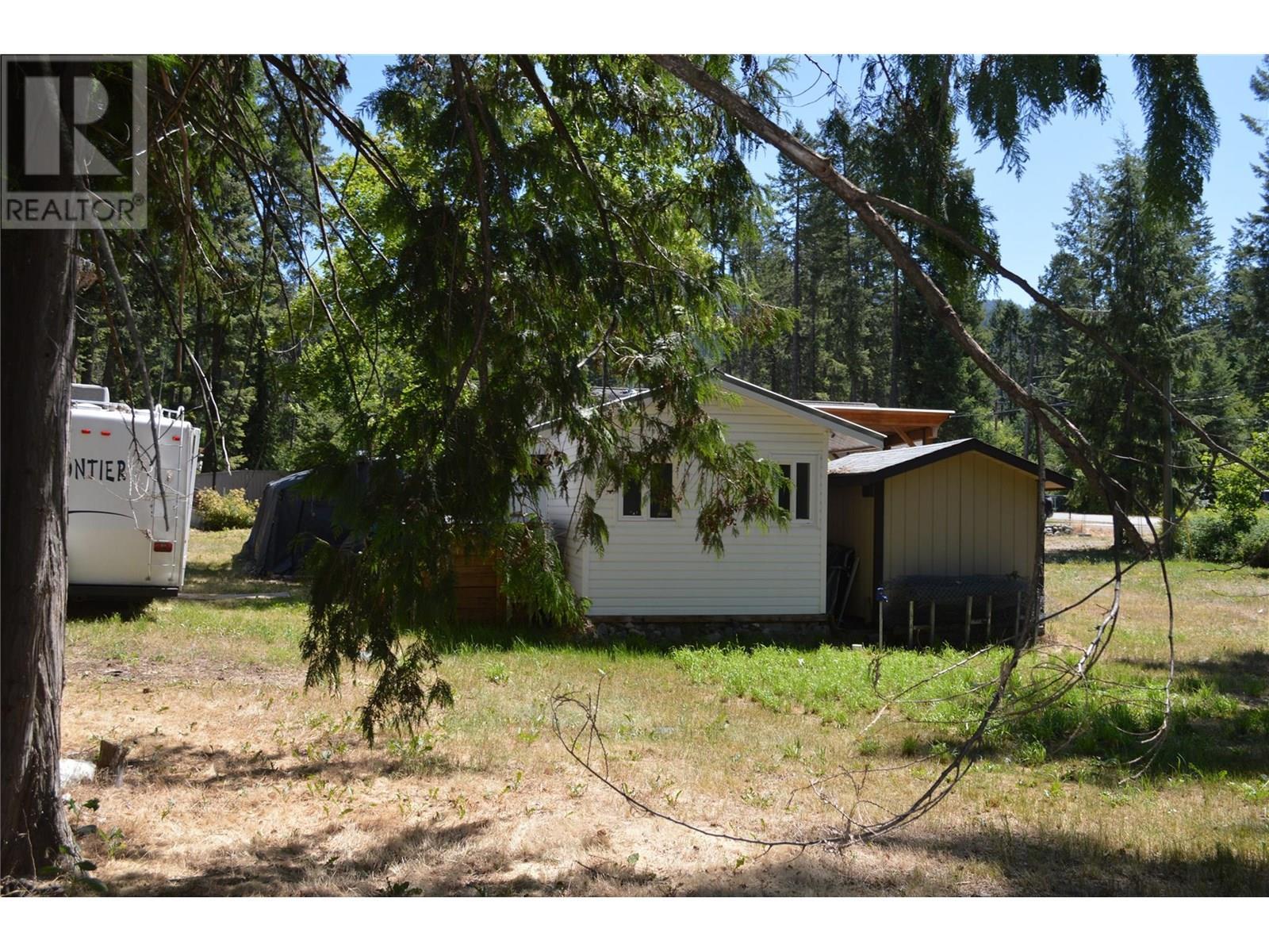 60 Kingsley Road, Christina Lake, BC