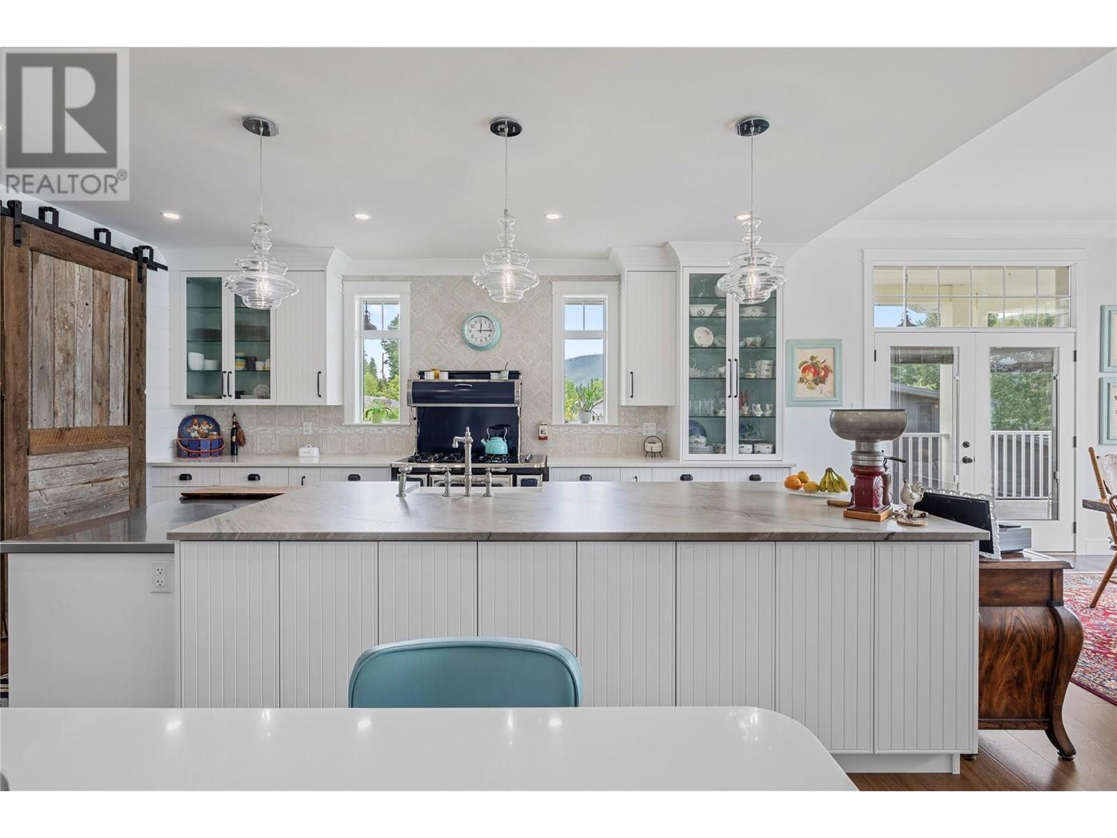 3828 Parri Road, Sorrento, BC - Indoor Photo Showing Kitchen With Double Sink With Upgraded Kitchen